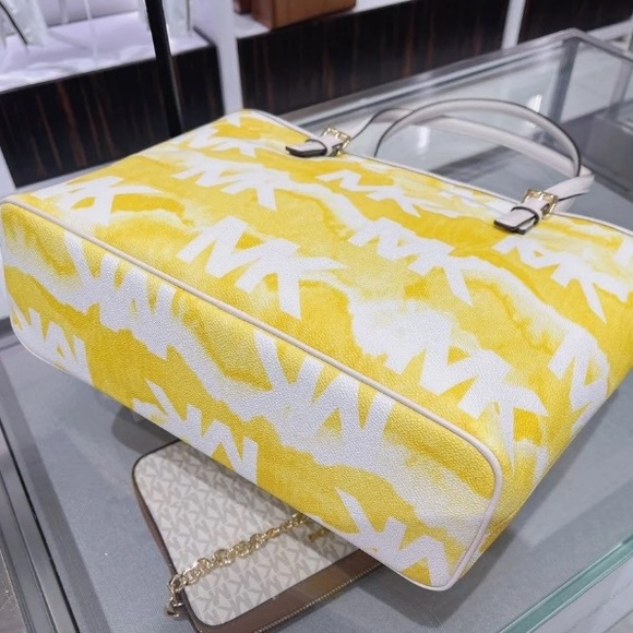 🌼SALE 🔥NWT MICHAEL KORS 🌼🌼 - Picture 5 of 10